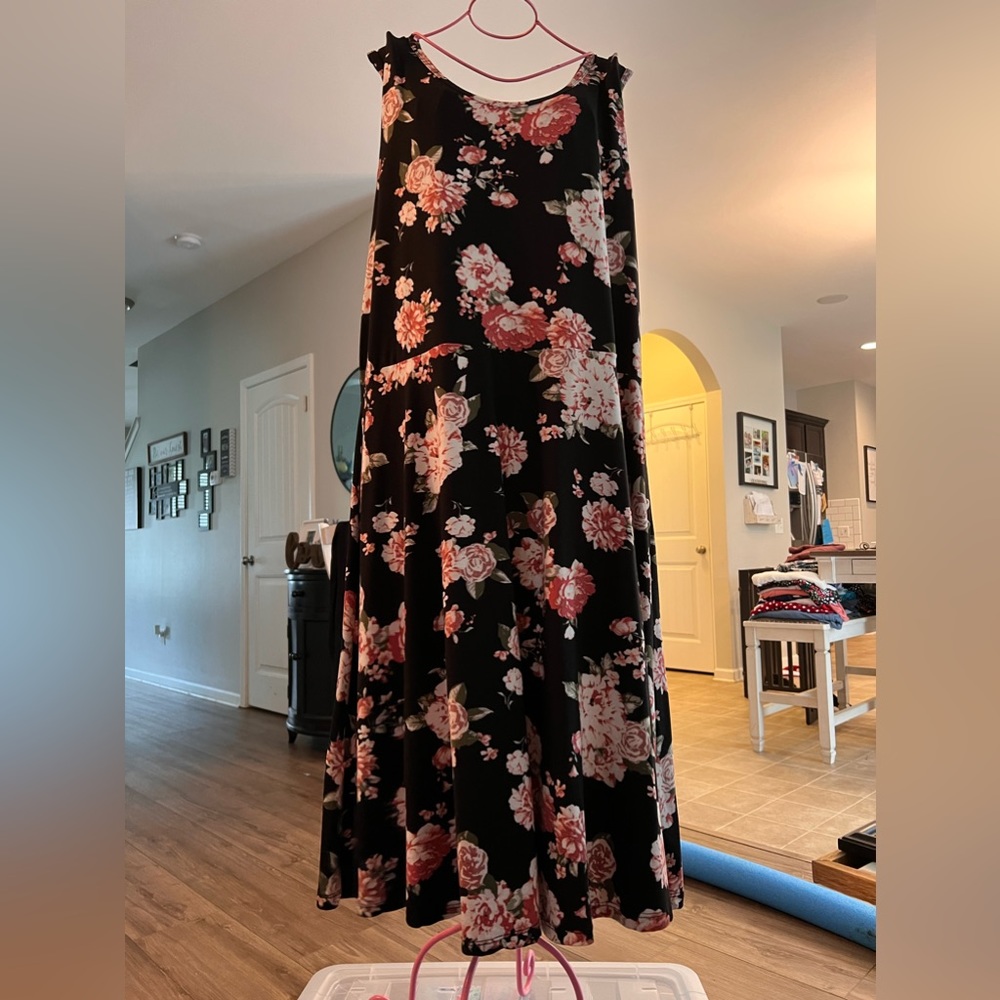 Bouge Collections black floral dress.  Size 2x.  Super soft!